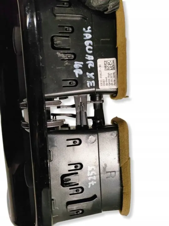 Rejilla Jaguar XE 2016 OEM GX73014L21BC - Usado image 9