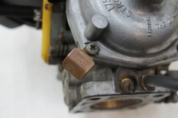 Volvo Stromberg 175CD Carburateur OEM 237436 image 3