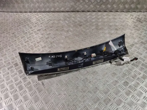 Buick Encore I 2019 Feu de Plaque OEM 95093299 image 4
