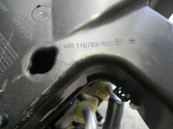 Carcasa del Soplador Maserati OEM MR116762-587 Usado image 4