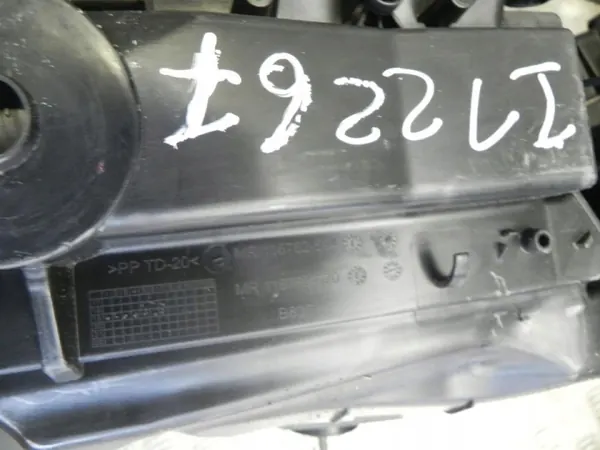 Carcasa del Soplador Maserati OEM MR116762-587 Usado image 5
