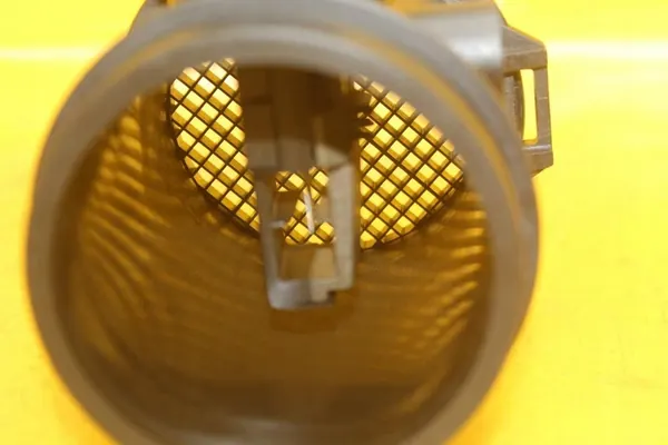 Luftmassenmesser AUDI A8 D2 4.2L Benzin OEM 077133471D image 8