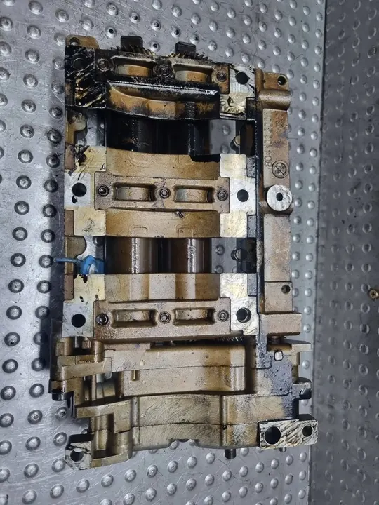 Olje pump 10600044CB BMW E46 E90 E87 N42 N46 1.6 1.8 2.0 B image 5