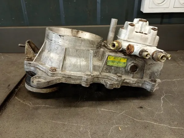 Brandstofverdeler Debietmeter OEM 0438120116 Mercedes W123 image 2