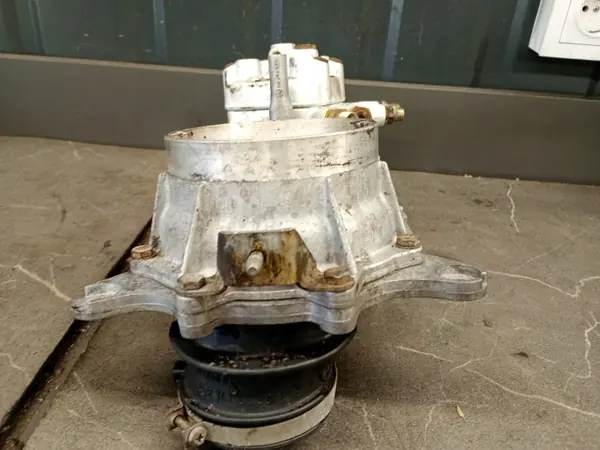 Brandstofverdeler Debietmeter OEM 0438120116 Mercedes W123 image 5