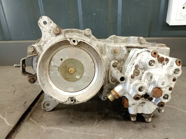 Brandstofverdeler Debietmeter OEM 0438120116 Mercedes W123 image 6