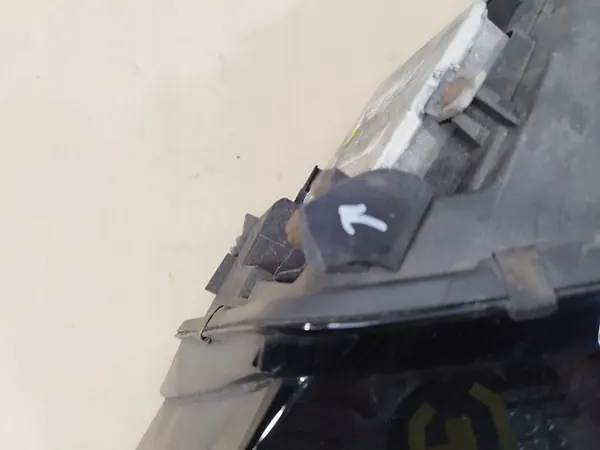 Faros delanteros izquierdo Xenón Audi A4 B8 2008-2011 image 3