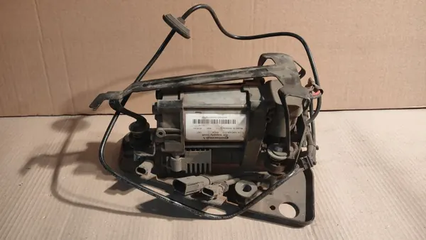 Volvo Ophanging Compressor OEM 15.1550-0087.2 image 2
