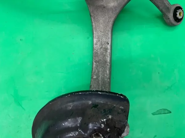 Pivot de roue avant gauche OEM 4E0257L - Audi A8 D3 image 5