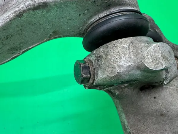 Pivot de roue avant gauche OEM 4E0257L - Audi A8 D3 image 7