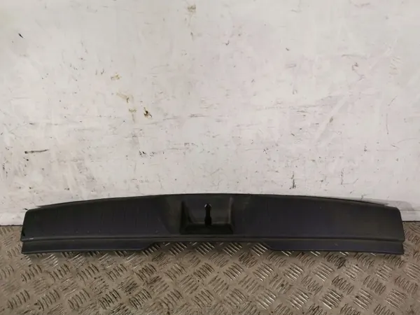 Subaru Outback tavaratilan kynnyssuoja OEM FBZ10768 image 2