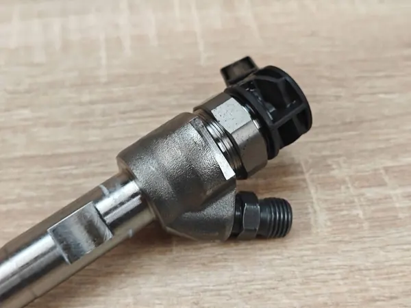 Inyector de combustible B47D BMW 2.0D G26 G30 G20 G01 OEM 8579236 image 3