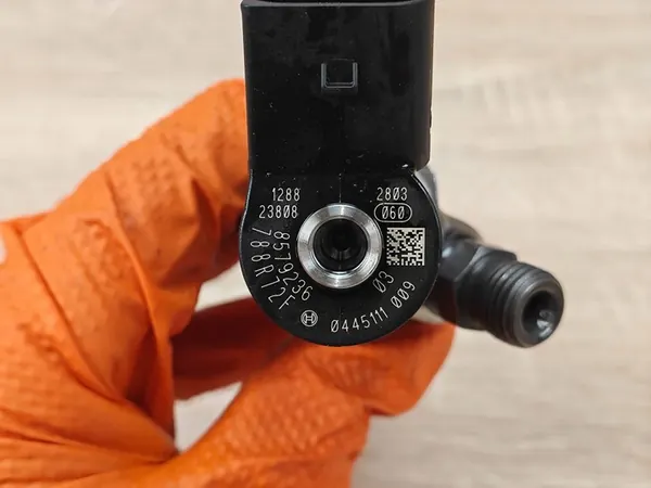 Inyector de combustible B47D BMW 2.0D G26 G30 G20 G01 OEM 8579236 image 5