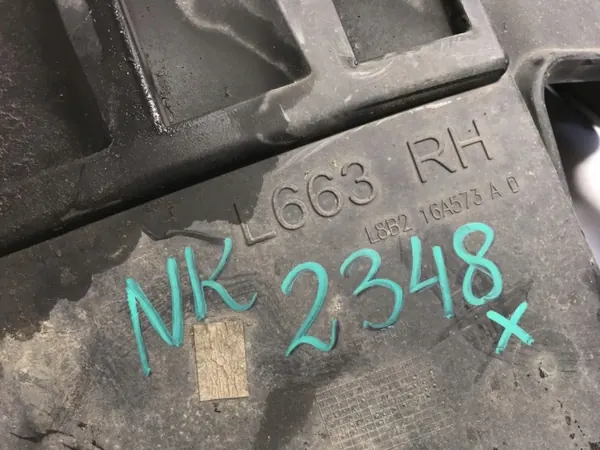 Land Rover Defender L663 höger framskärm OEM L8B216A573AD image 6