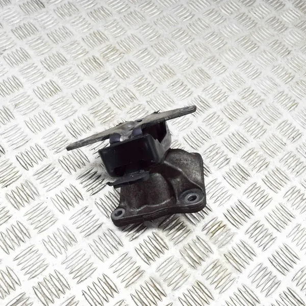 Vasemman Moottorin Kiinnike VW Amarok 3.0L 165kw 2H6199256B image 3