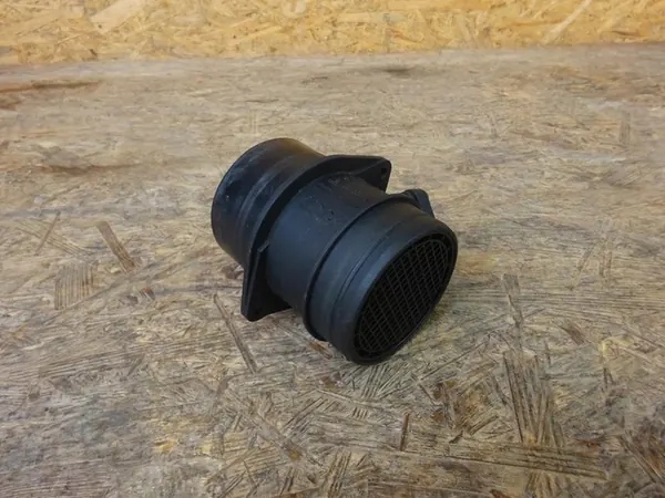 AUDI SEAT SKODA VOLKSWAGEN Luftmassenmesser image 2