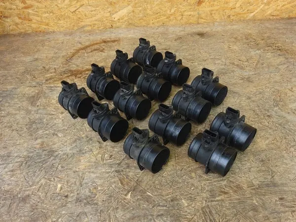 AUDI SEAT SKODA VOLKSWAGEN Luftmassenmesser image 4