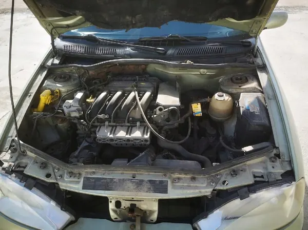 Renault Megane Alternator 2000 1.4L 7700422237 image 8