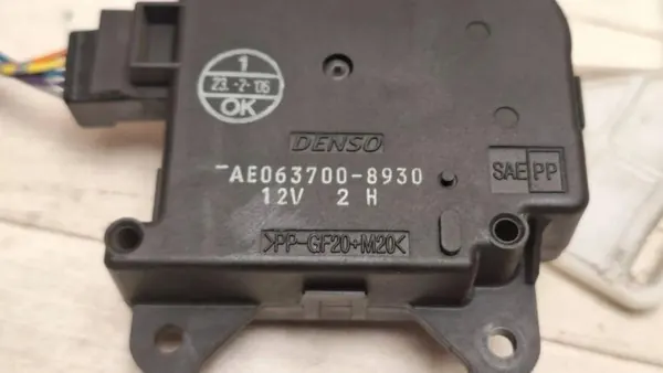Toyota värmefläppmotor OEM AE063700-8930 Begagnad image 4