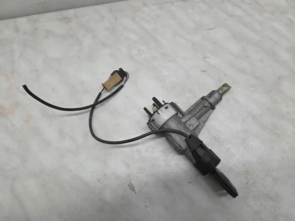 SYTYTIN AUDI 80 B4 8A0905851 image 4