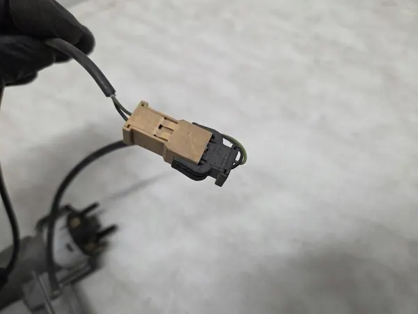 SYTYTIN AUDI 80 B4 8A0905851 image 8