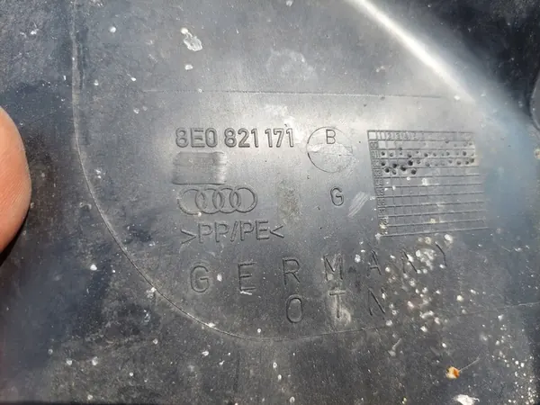 Left Front Wheel Arch Audi A4 B6 OEM image 4