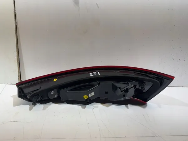 Luz trasera izquierda Audi Q3 8U Lift 8U0945093N image 7
