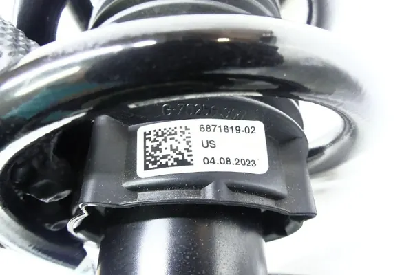 Taka Jousitusvasen/Oikea OEM 6871801 6884918 image 9