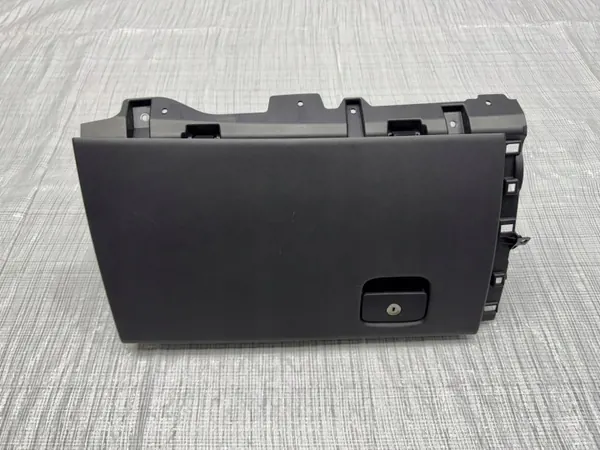 Boîte à gants passager Land Rover Velar L560 OEM J8A2-060T10-A image 2