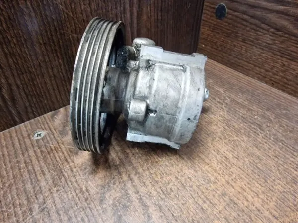 Pompe de direction assistée Opel OEM 30400480 d'occasion image 3