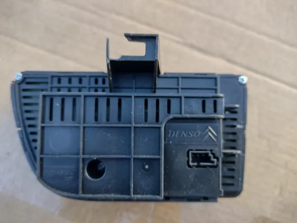 Citroen C4 Picasso ilmastointipaneeli OEM 9672472877 image 4
