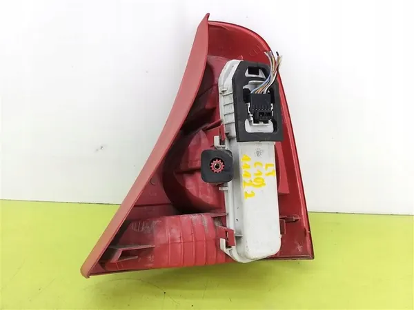 Lámpara trasera izquierda Renault Clio II 1998-2001 Valeo 8200071413 image 3
