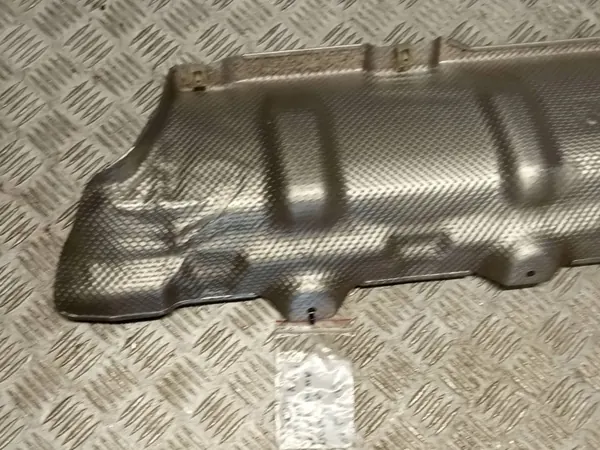 BMW OE 8493711 Abgashitzschild für 2' G42 image 7