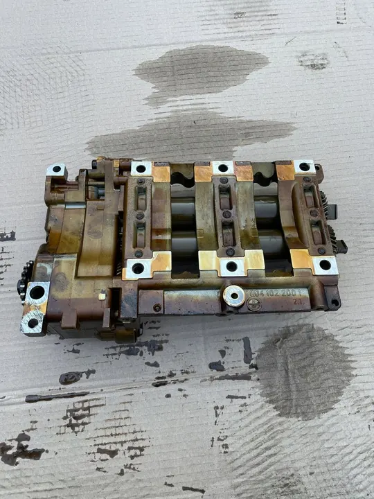 BMW E46 E90 N42 N46 Olje pump med axlar image 5