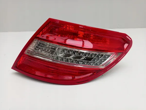 MERCEDES C-KLASA W204 SEDAN 2007 RECHTER ACHTERLICHT A2048202064R image 2
