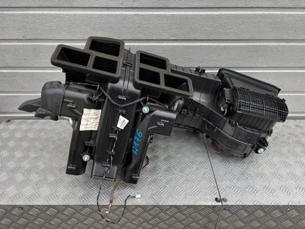Mercedes A-luokan Lämmitysydin OEM A2468301800 image 2