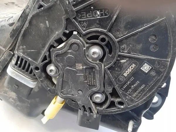 Depósito & Bomba AdBlue VW Polo VI OEM 2Q0131877G 5Q0131969E image 7
