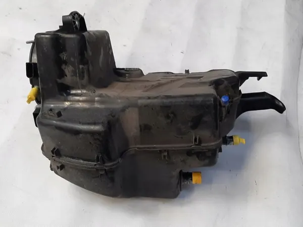 Depósito & Bomba AdBlue VW Polo VI OEM 2Q0131877G 5Q0131969E image 9
