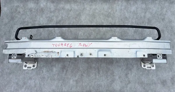 Etupuskuri VW Touareg III image 2