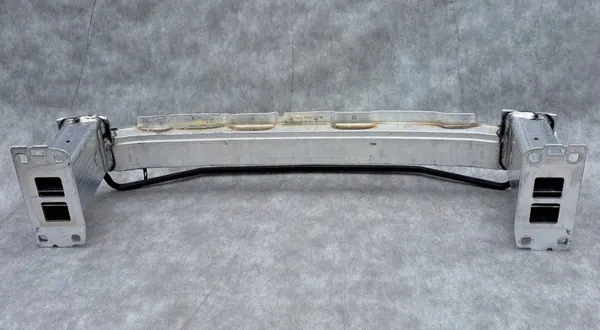 Etupuskuri VW Touareg III image 4