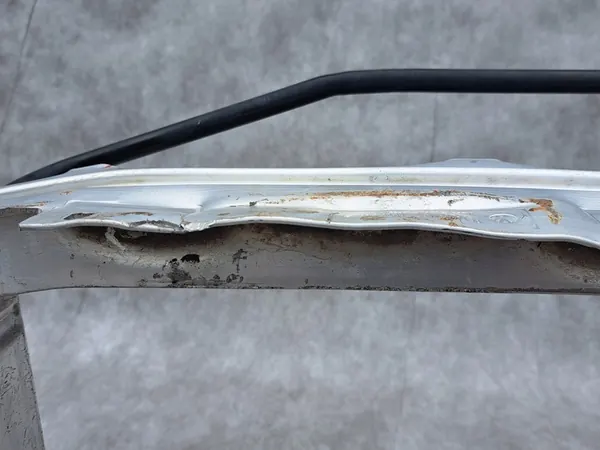 Etupuskuri VW Touareg III image 5