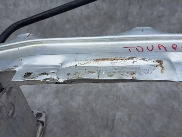 Etupuskuri VW Touareg III image 6