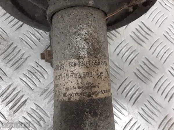 Amortiguador BMW OEM 824904556848 - Usado image 3