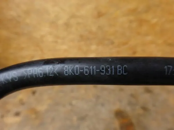 AUDI S5 A5 8T 4.2 FSI Mangueira de Vácuo Válvula de Retorno OEM image 3