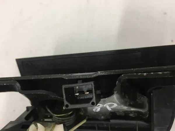 Audi A3 8P Baklucka Lås 8P3827505 image 4