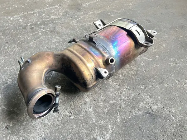 Filtro catalítico Jeep Cherokee 2015 Diesel OEM 68079279AD image 3