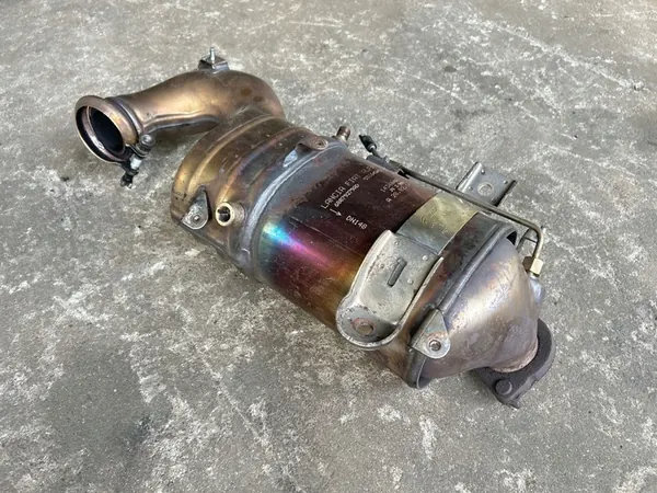 Filtro catalítico Jeep Cherokee 2015 Diesel OEM 68079279AD image 4