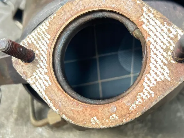 Filtro catalítico Jeep Cherokee 2015 Diesel OEM 68079279AD image 6