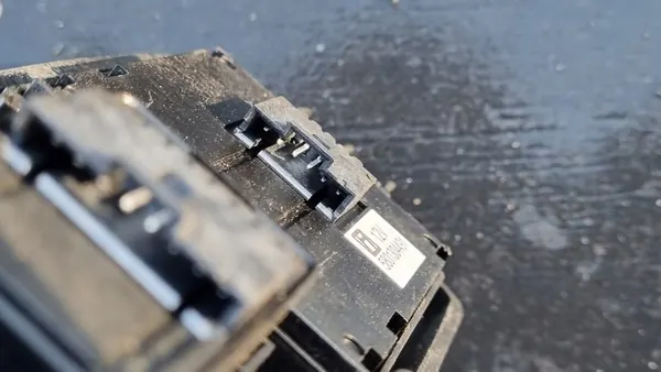 Fensterschalter für Iveco Daily links 5801304491 image 5