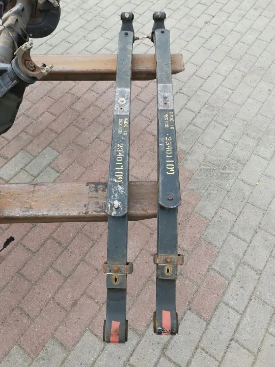 Ressort à lames arrière OEM 23401109 pour Silverado image 2